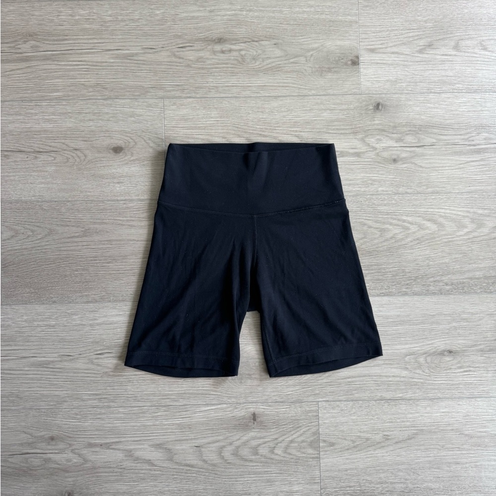 Aritzia TNA Chill Bike Shorts